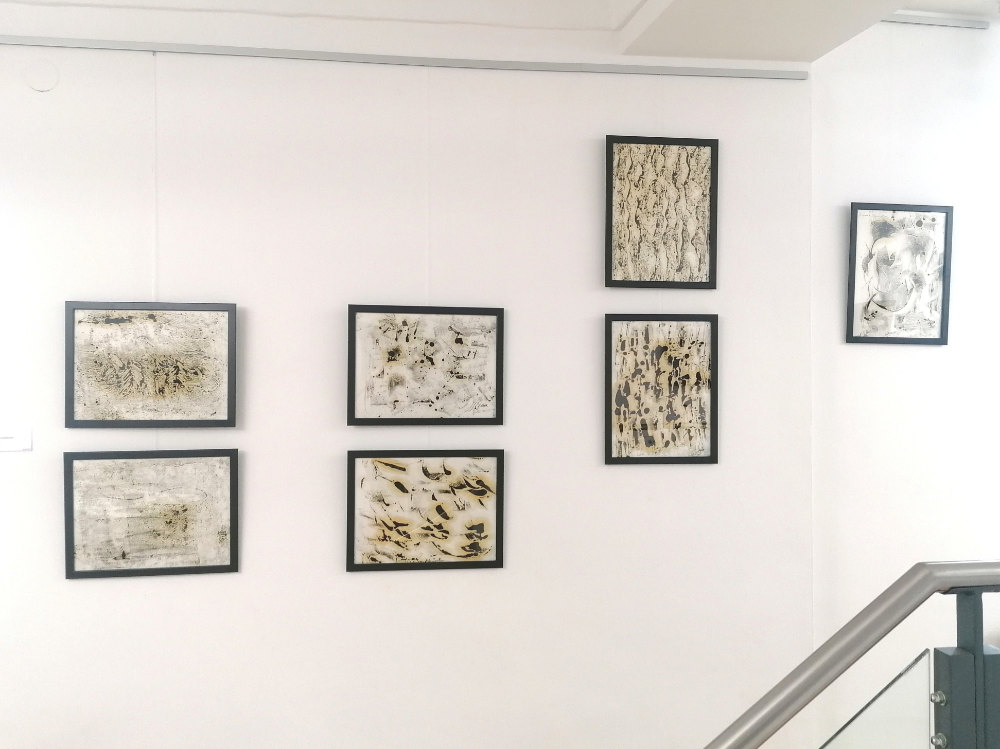 <span style="text-transform: uppercase;">Death thy Lover</span> <br> <span style="color: white; background-color: black; text-transform: uppercase;">KLAUS AUGUSTIN</span> – Bild 2