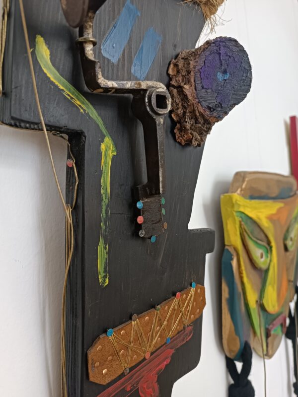 <span style="text-transform: uppercase;">Waldgeist</span> <br> <span style="color: white; background-color: black; text-transform: uppercase;">CARLOS DANIEL FLORES</span> – Bild 2